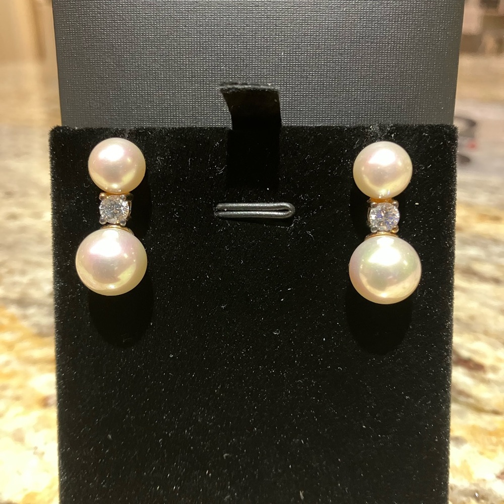 Elegant Pearl and Crystal Earrings